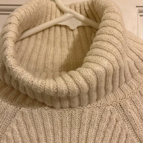 American eagle size large sweater cream / off white - Picture 3 of 5